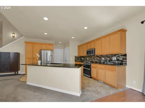 5530 King Arthur Court Eugene OR 97402