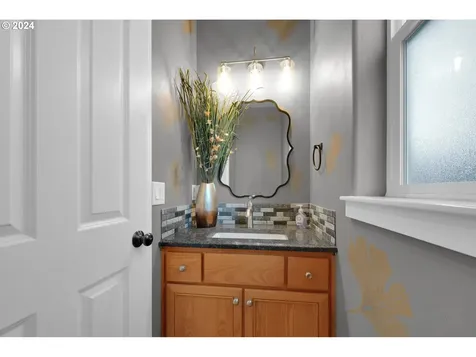 5530 King Arthur Court Eugene OR 97402