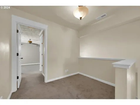 5530 King Arthur Court Eugene OR 97402