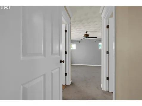 5530 King Arthur Court Eugene OR 97402