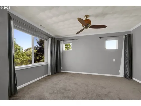 5530 King Arthur Court Eugene OR 97402