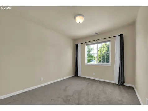 5530 King Arthur Court Eugene OR 97402