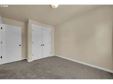 5530 King Arthur Court Eugene OR 97402