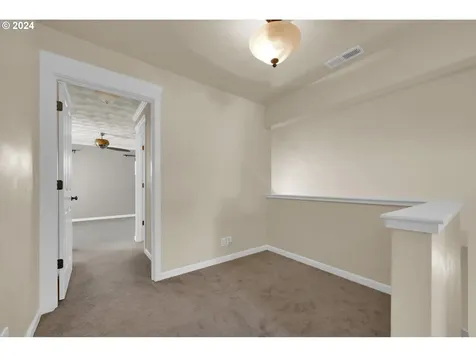 5530 King Arthur Court Eugene OR 97402