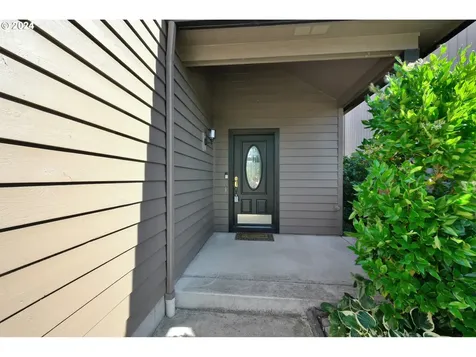 5530 King Arthur Court Eugene OR 97402