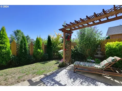 5530 King Arthur Court Eugene OR 97402