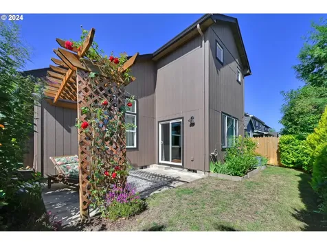 5530 King Arthur Court Eugene OR 97402