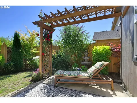 5530 King Arthur Court Eugene OR 97402