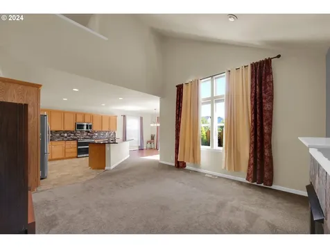 5530 King Arthur Court Eugene OR 97402