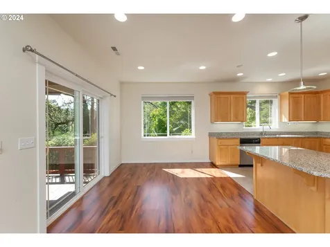 1791 Ne Rocky Drive Roseburg OR 97470