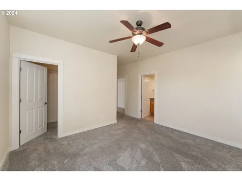 1791 Ne Rocky Drive Roseburg OR 97470