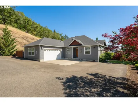1791 Ne Rocky Drive Roseburg OR 97470