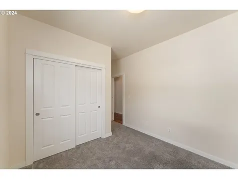 1791 Ne Rocky Drive Roseburg OR 97470