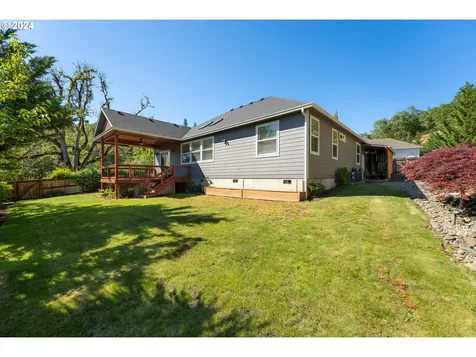 1791 Ne Rocky Drive Roseburg OR 97470