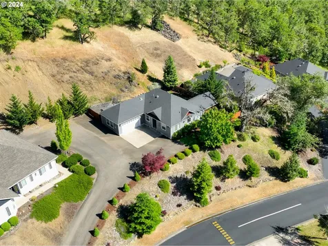 1791 Ne Rocky Drive Roseburg OR 97470