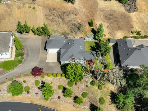 1791 Ne Rocky Drive Roseburg OR 97470