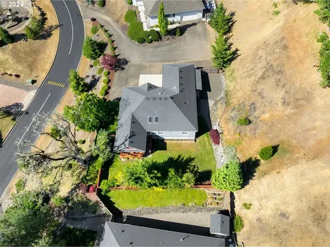 1791 Ne Rocky Drive Roseburg OR 97470