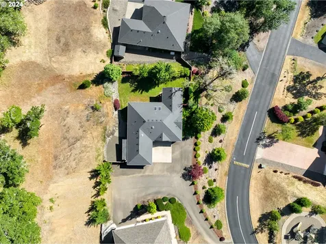 1791 Ne Rocky Drive Roseburg OR 97470