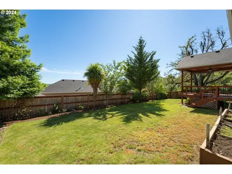 1791 Ne Rocky Drive Roseburg OR 97470