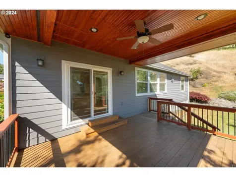 1791 Ne Rocky Drive Roseburg OR 97470