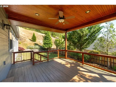 1791 Ne Rocky Drive Roseburg OR 97470