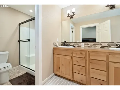 16385 Front Avenue Oregon City OR 97045