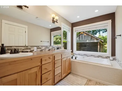 16385 Front Avenue Oregon City OR 97045
