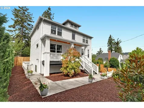 5325 Sw 50th Avenue Portland OR 97221