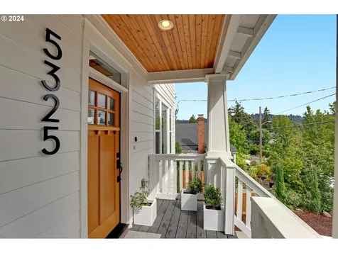 5325 Sw 50th Avenue Portland OR 97221