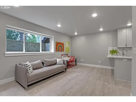 5325 Sw 50th Avenue Portland OR 97221