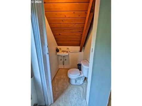 64863 E Lupine Drive Rhododendron OR 97049