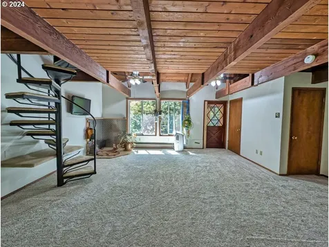 64863 E Lupine Drive Rhododendron OR 97049