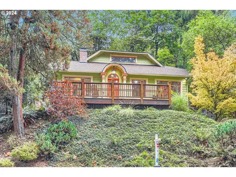 1925 SW Broadway Drive Portland OR 97201