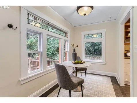 1925 SW Broadway Drive Portland OR 97201
