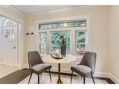 1925 SW Broadway Drive Portland OR 97201