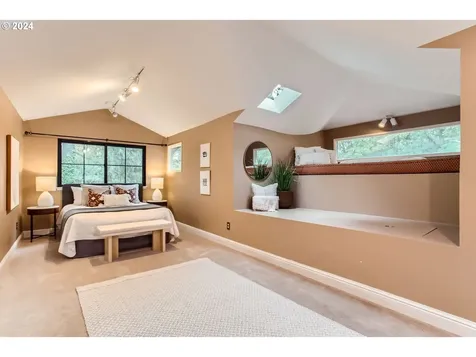 1925 SW Broadway Drive Portland OR 97201
