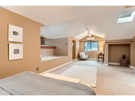 1925 SW Broadway Drive Portland OR 97201