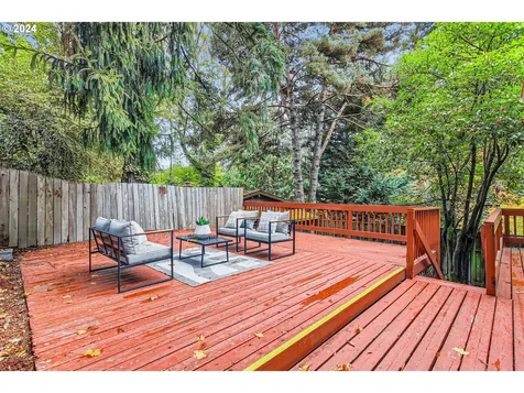 1925 SW Broadway Drive Portland OR 97201