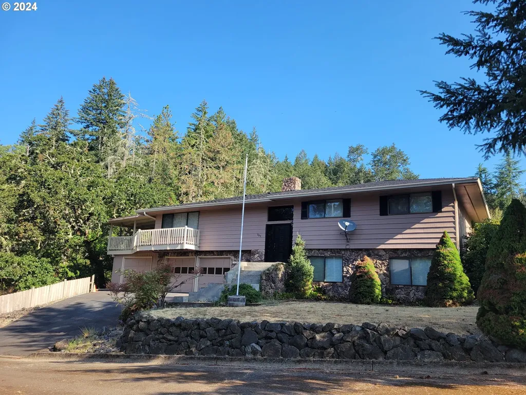 701 Tanglewood Street Sutherlin OR 97479