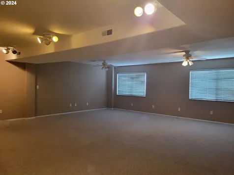 701 Tanglewood Street Sutherlin OR 97479