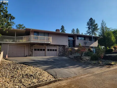 701 Tanglewood Street Sutherlin OR 97479