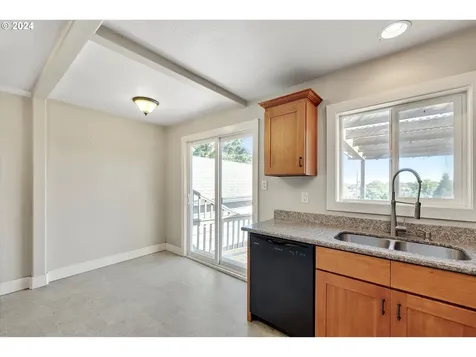 362 SW Oak Street Willamina OR 97396