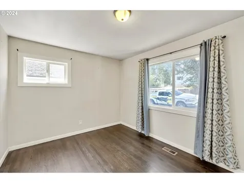 362 SW Oak Street Willamina OR 97396