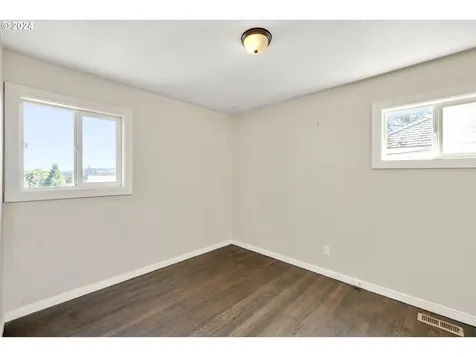 362 SW Oak Street Willamina OR 97396