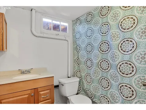 362 SW Oak Street Willamina OR 97396