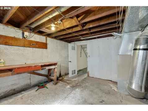 362 SW Oak Street Willamina OR 97396