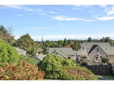 362 SW Oak Street Willamina OR 97396