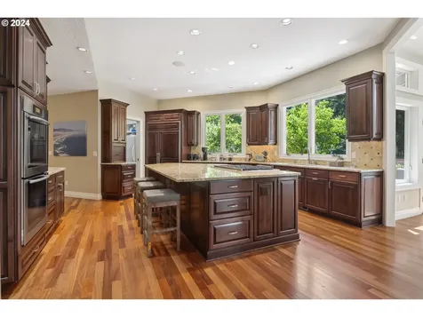 18034 Skyland Circle Lake Oswego OR 97034
