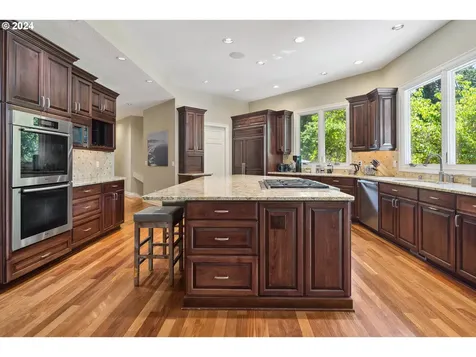 18034 Skyland Circle Lake Oswego OR 97034