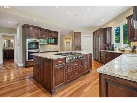 18034 Skyland Circle Lake Oswego OR 97034